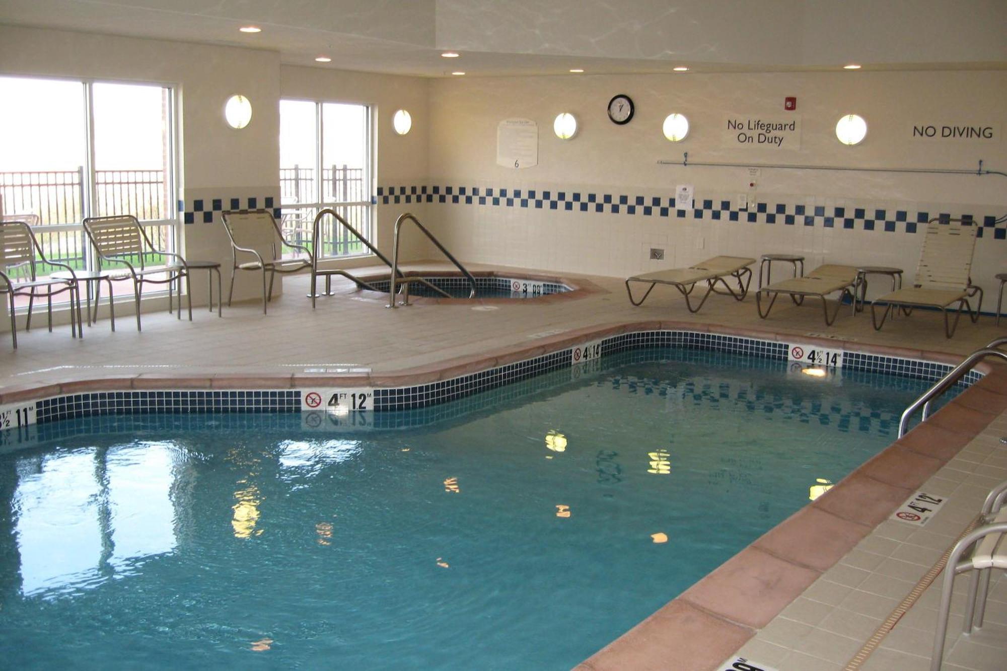 Fairfield Inn & Suites Еймс Зручності фото